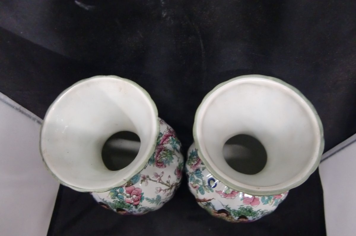 Prachtig Paar: Twee Vintage Chinese Porseleinen Vazen – ‘Famille Rose’ Stijl - Afbeelding 3
