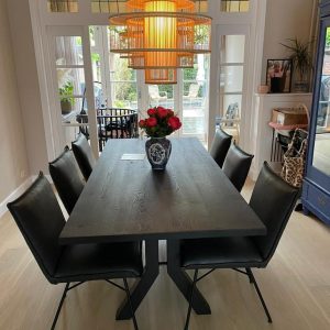 Zwart eikenhouten eettafel Coen