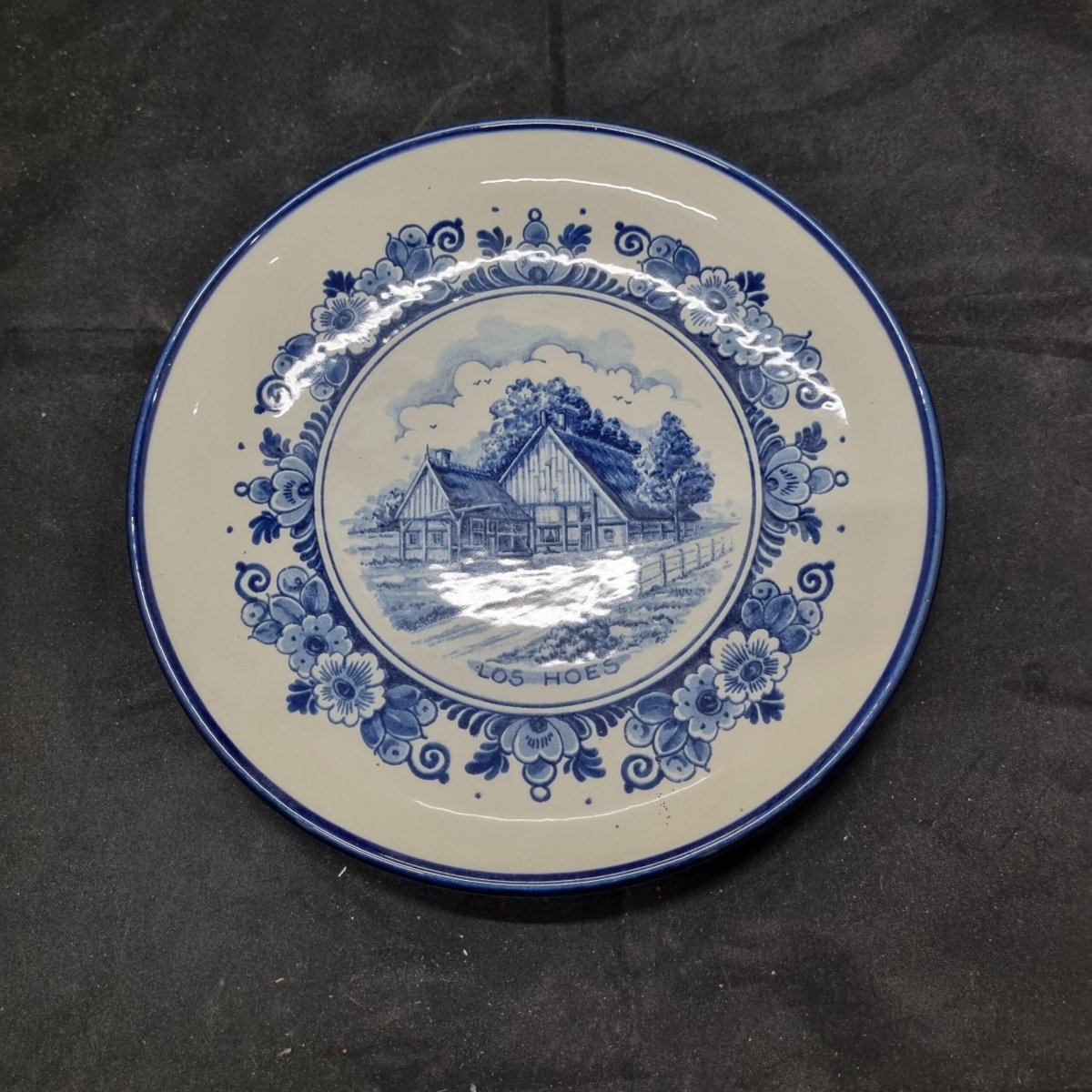 Delfts Blauw Wandbord “Los Hoes” – Westraven/Goedewaagen (1987) – Ø 20 cm - Afbeelding 2