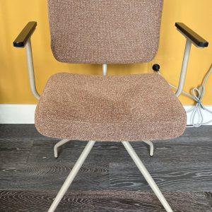 Kavel 84 eetkamerstoel Britt