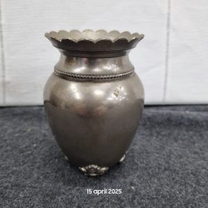Antiek/Vintage Metalen Potje met Geschulpte Rand